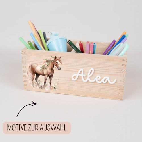 Personalisierter Stiftehalter aus Holz mit Pferdemotiv