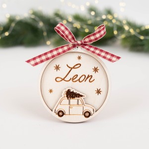 Personalisierte Holzanhänger Auto mit Tannenbaum