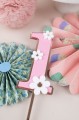 Tortendekoration für Kindergeburtstag mit rosa Cake Topper