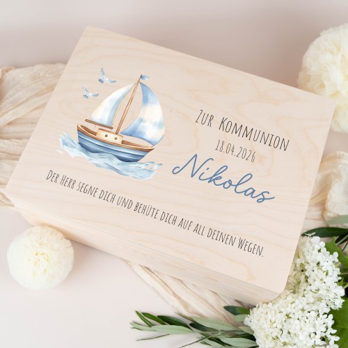 Holz Erinnerungskiste Junge Boot Design personalisiert Geschenk Patenkind Kommunion Taufe